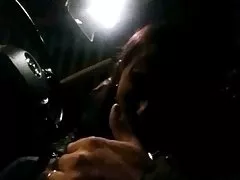 Blowjob med svelge i bilen
