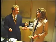 Sjefens sekretær fuck black blir intervjuet