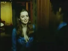 Rødhårete whit fine bryster og hårete fitte