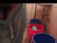 Sexy indiske bhabhi vask closthes