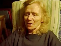Gamle bestemor 75 år onanerer