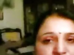 Priya tante viser hennes eiendeler