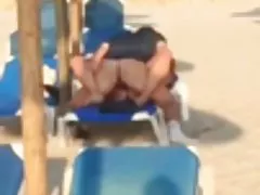 Tidlig morgen på den offentlige stranden...