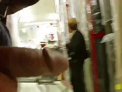 Dick i felleslager 6 - offentlig cumshot