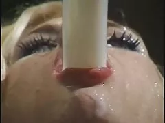 Jenter drikker 800 cumshots i 15 minutter (mix)
