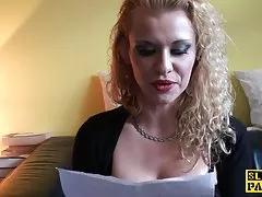Britiske sub dominert mens squirting