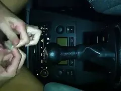 Italiensk ludder squirting jenta i bilen