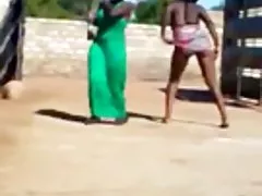 Afrikanske jentene danser
