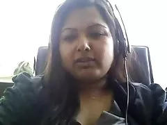 Lei desi lubne på webcam leker med hennes boobie
