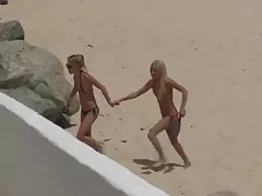 Stranden babes kjøle deg ned i dusjen
