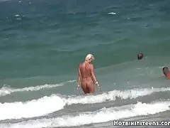 blonde milfs soling naken på stranden hd voyeur spycam video