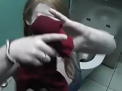Rødhårete drikke piss