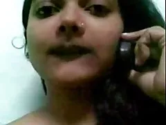 Bangla jente viser alle elsker live
